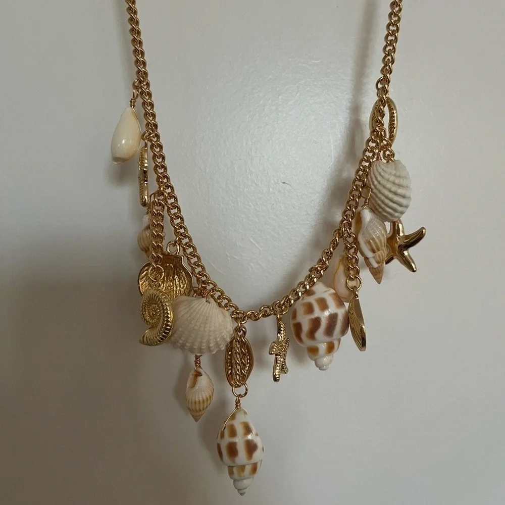 NEW Altar’d State Arula Seashell Seaside Breeze Statement Necklace